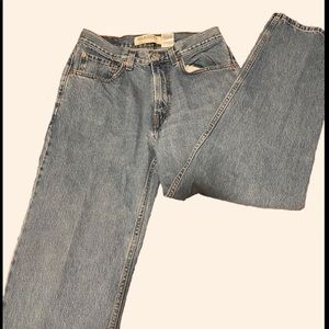 Vintage high rise/ straight leg Levi jeans